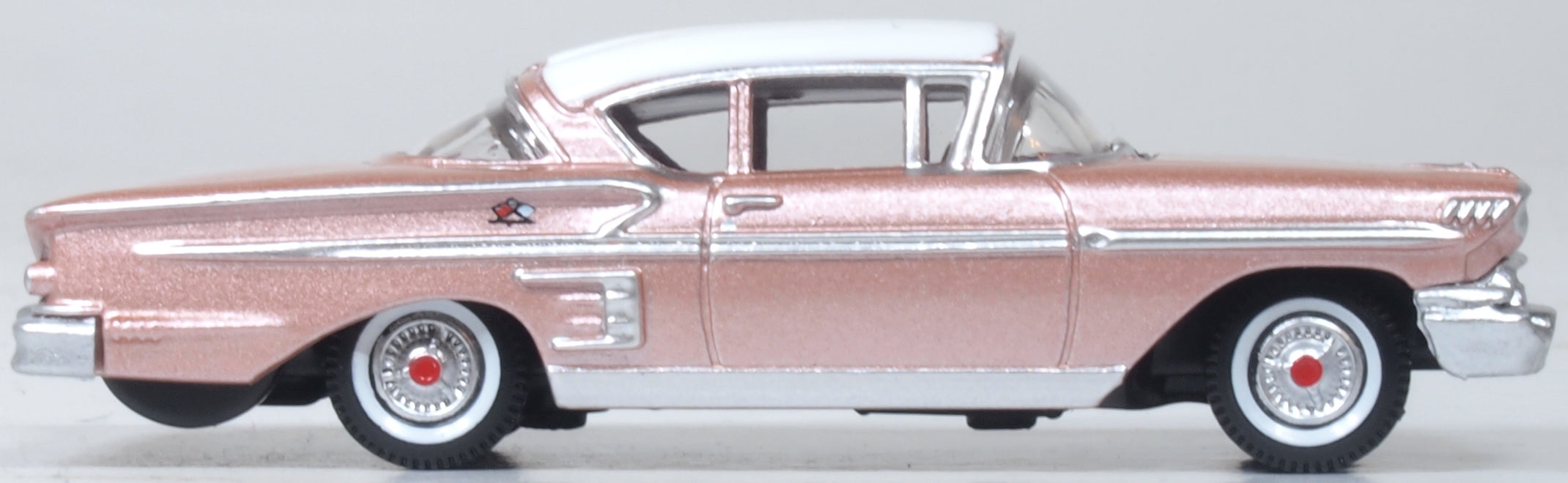 Oxford Diecast Chevrolet Impala Sport Coupe 1958 Cay Coral and White 1:87 scale