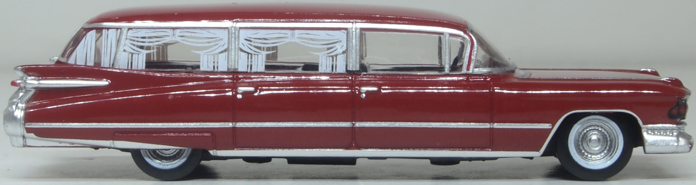 Oxford Diecast 1959 Cadillac Miller-Meteor Futura Limousine Seminole Red