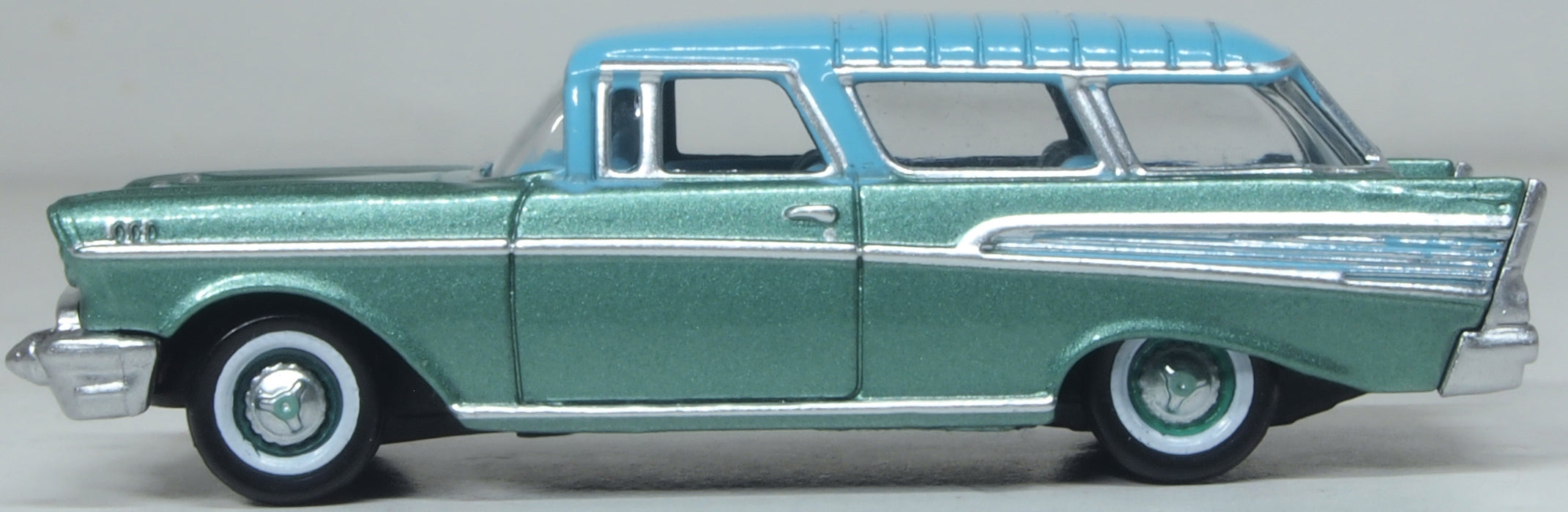 Oxford Diecast 1957 Chevrolet Nomad Larkspur Blue/Harbor Blue 1:87 Scale