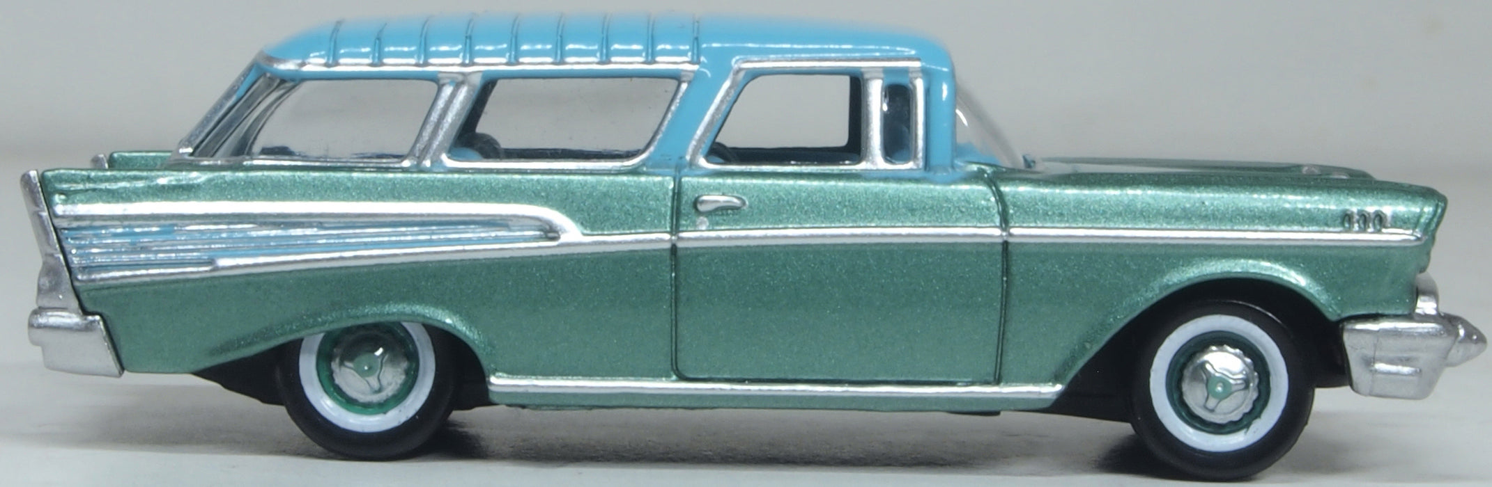 Oxford Diecast 1957 Chevrolet Nomad Larkspur Blue/Harbor Blue 1:87 Scale