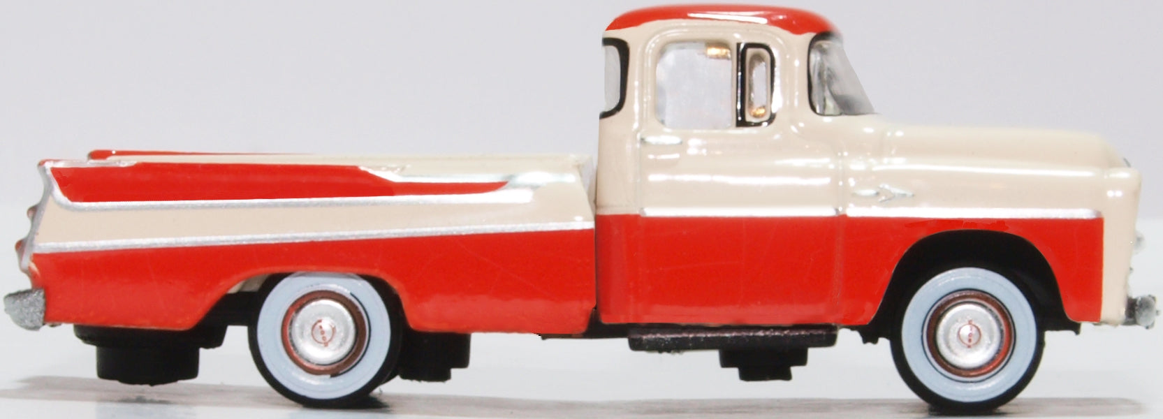 Oxford Diecast Dodge D100 Sweptside Pick Up 1957 Tropical Coral and Glacie 1:87 Scale Right