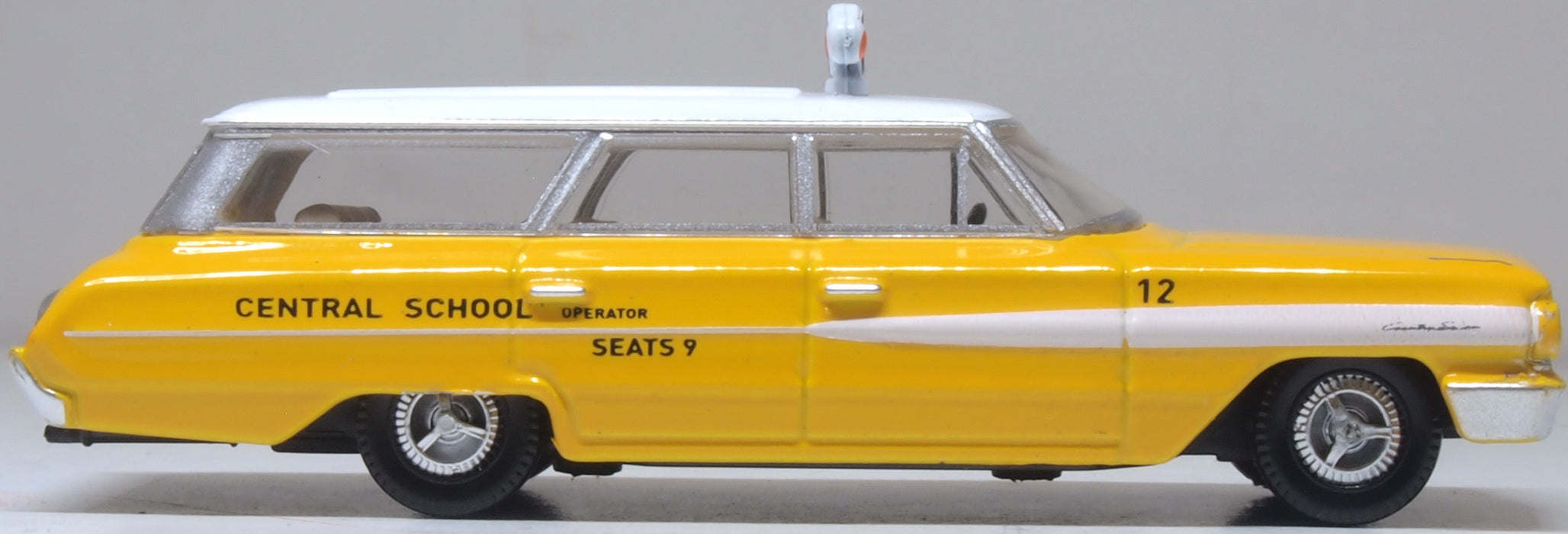 Oxford Diecast 1964 Ford Country Station Wagon  Central School Bus 1:87