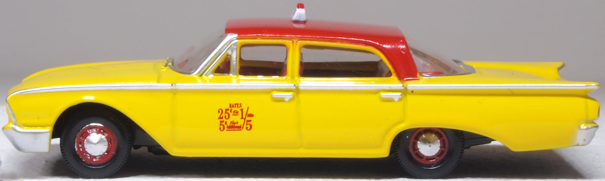 Oxford Diecast 1960 Ford Fairline Sedan NYC Taxi 1:87