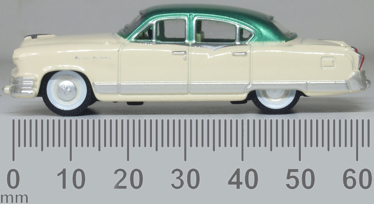 Oxford Diecast 1953 Kaiser Manhattan Stardust Ivory/Jade Green 1:87