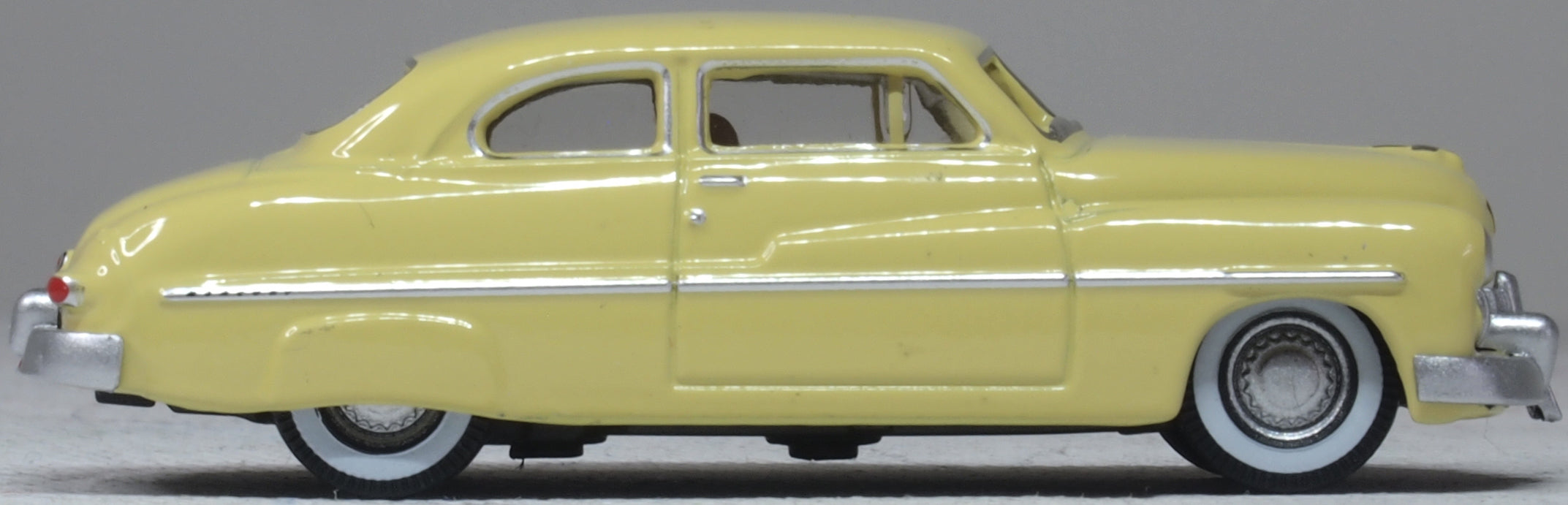 Oxford Diecast 1949 Mercury 8 Coupe Calabash Yellow 1:87