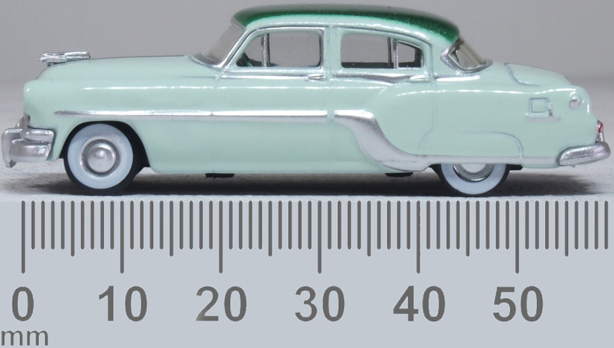 Oxford Diecast 1954 Pontiac Chieftain 4 Door Shannon Green/brookmere Green 1:87