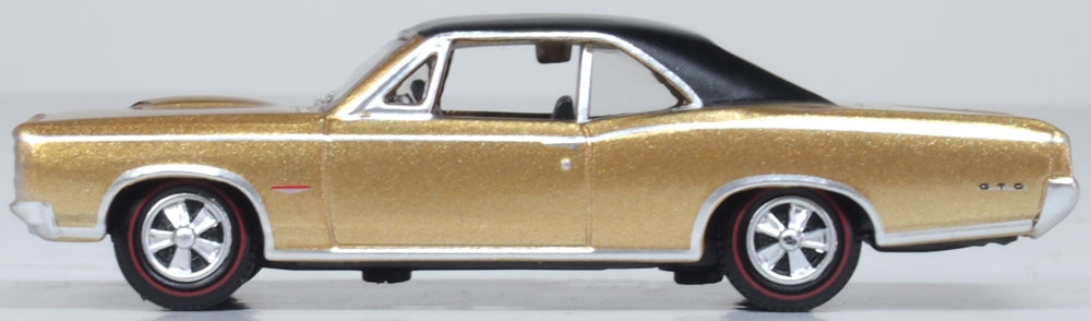 Oxford Diecast 1966 Pontiac GTO Martinique Bronze and Black