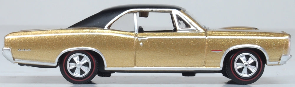 Oxford Diecast 1966 Pontiac GTO Martinique Bronze and Black