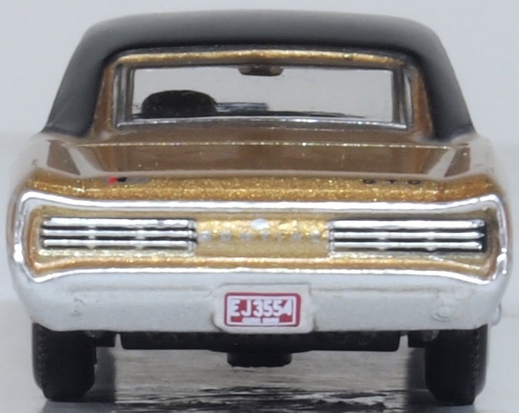 Oxford Diecast 1966 Pontiac GTO Martinique Bronze and Black