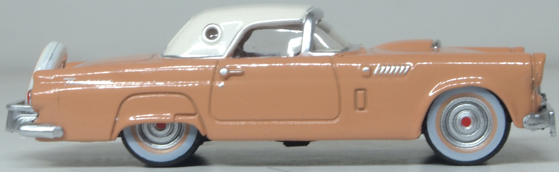 Oxford Diecast 1956 Ford Thunderbird Buckskin Tan/Cream 1:87 Scale
