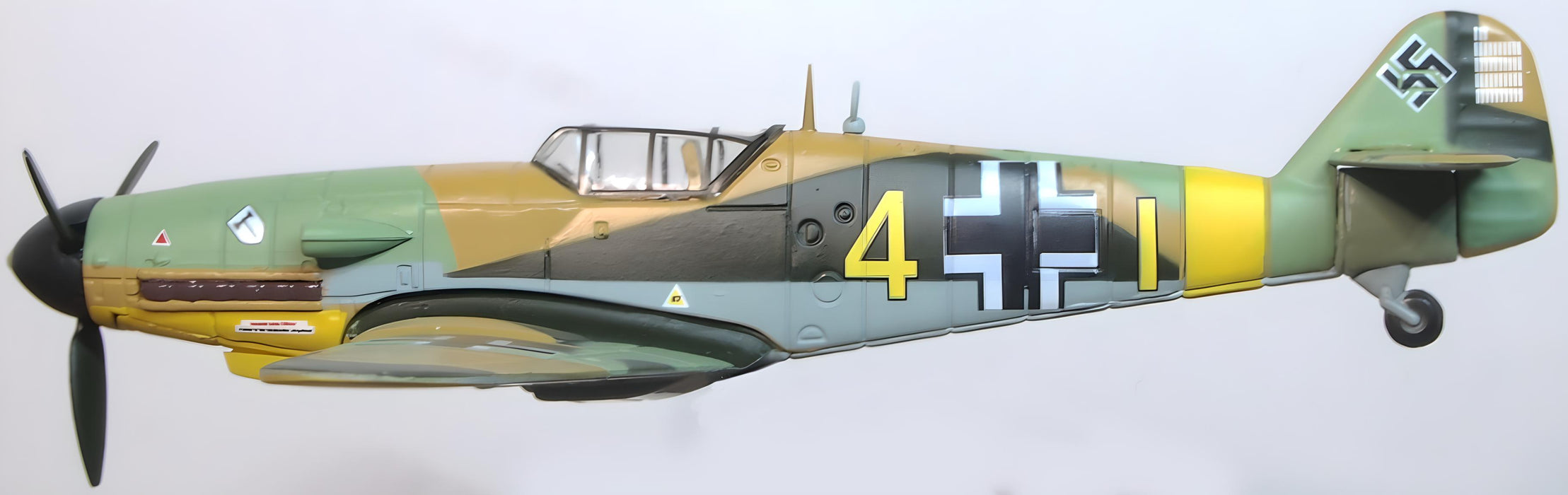 Oxford Diecast Messerschmitt Bf 109F-4/Trop-104 Eberhard von Boremski - 1:72 scale AC114 left