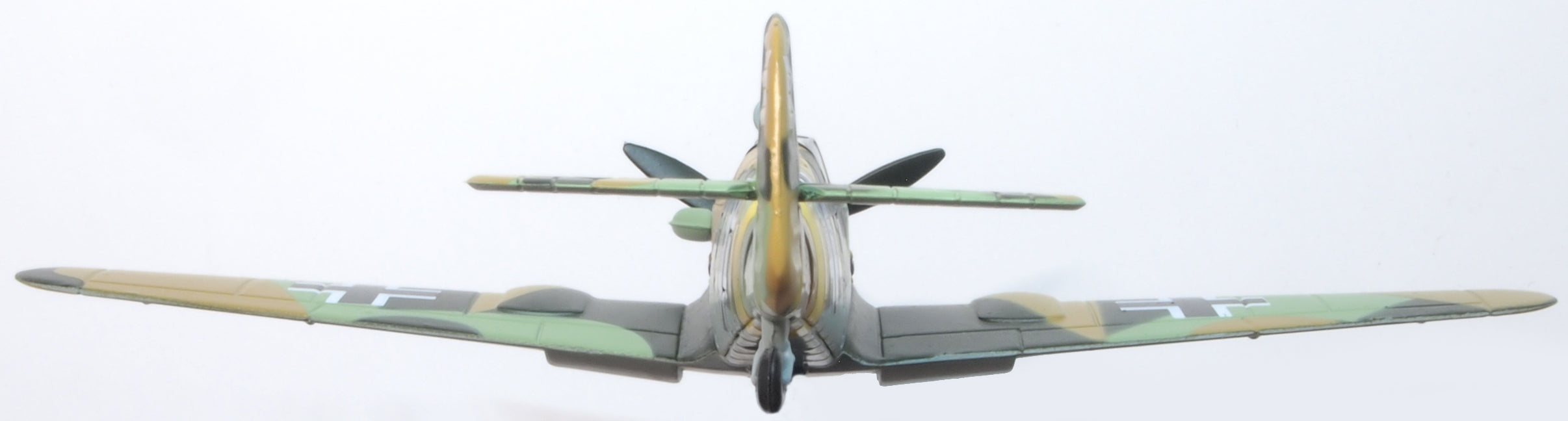 Messerschmitt-Bf-109F4/Trop-104-Eberhard-von-Boremsk No Swastika - 172 Scale AC114S rear