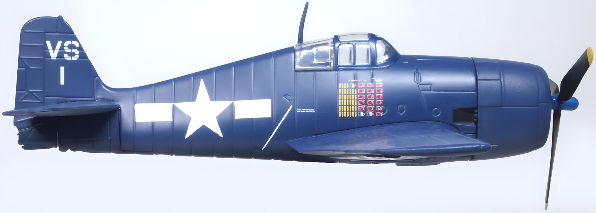 Oxford Diecast Grumman Hellcat F6F-5 Lt.Cdr.Willard E. Eder. US Navy 1945 1:72 scale right