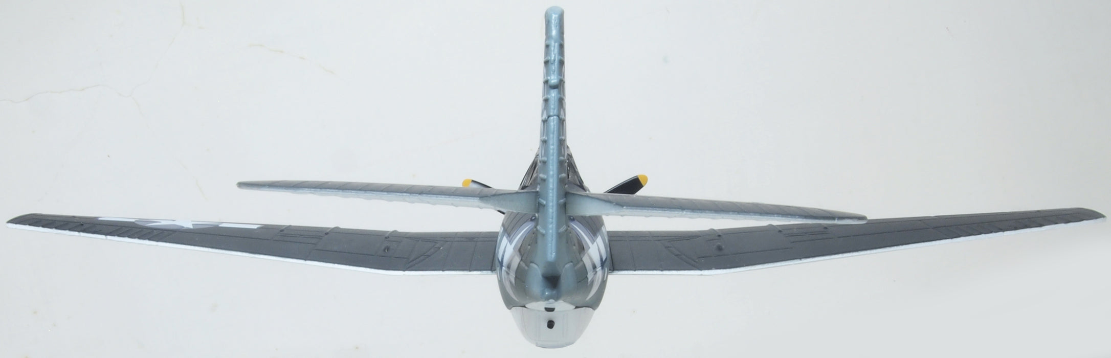 Oxford Diecast Grumman Avenger White 83 Blopsy Composite Sqn.76 USS Petrof Bay 1945 1:72