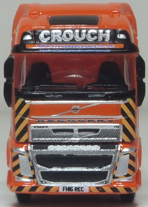 Oxford Diecast Volvo FH4 Semi Low Loader Crouch Recovery 1:148
