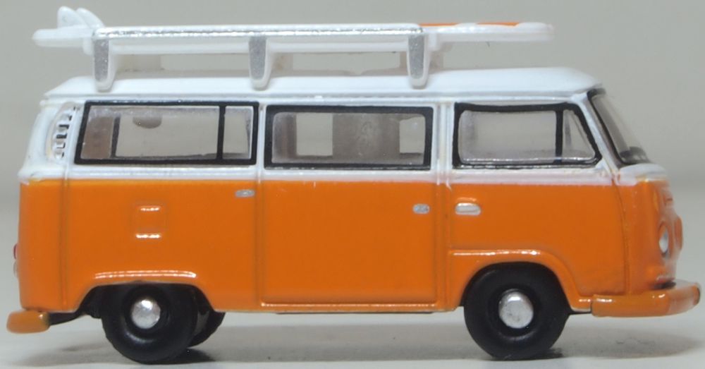 Oxford Diecast VW T2 Bay Window Bus/surfboards Signal Orange/White 1:148