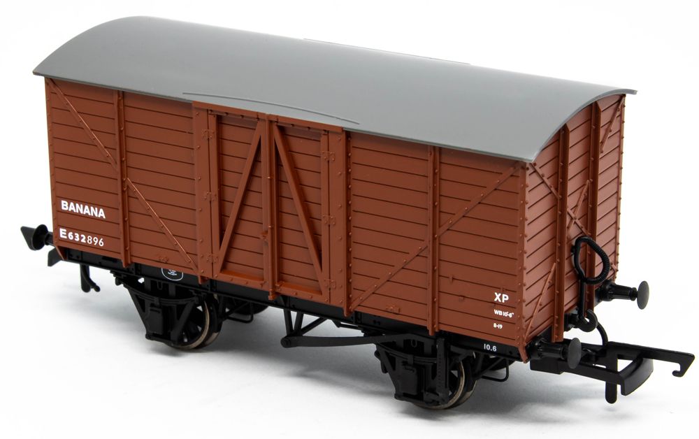 OR76J26003 Bundle with 3 x Banana Vans, 1 x 7 Plank Wagon and 2 x Pilchards