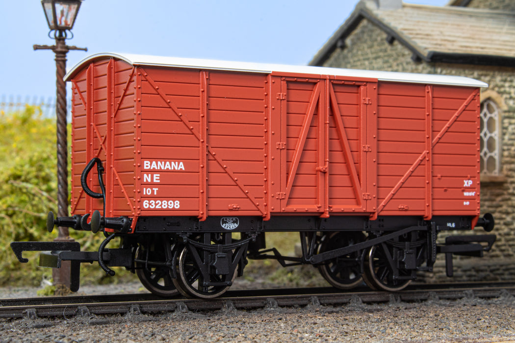 Oxford Rail GE Banana Van - LNER (post 1937) 632898 1:76