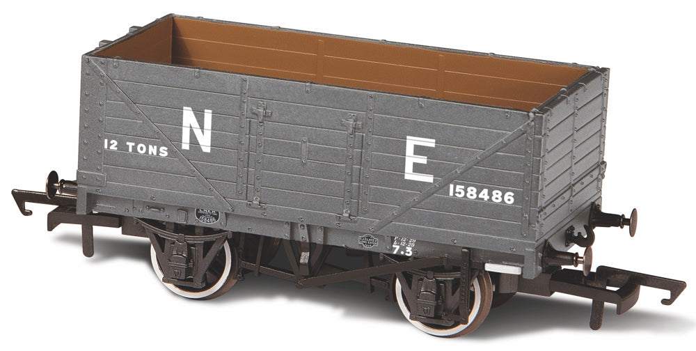 OR76J26002 Bundle with 3 x Banana Vans, 1 x 7 Plank Wagon and 2 x Pilchards
