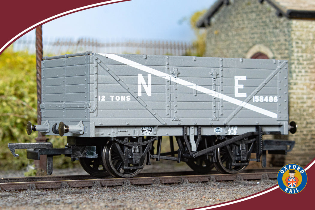 7 Plank Wagon NE158646  & £5 Mechanical Horse Flatbed