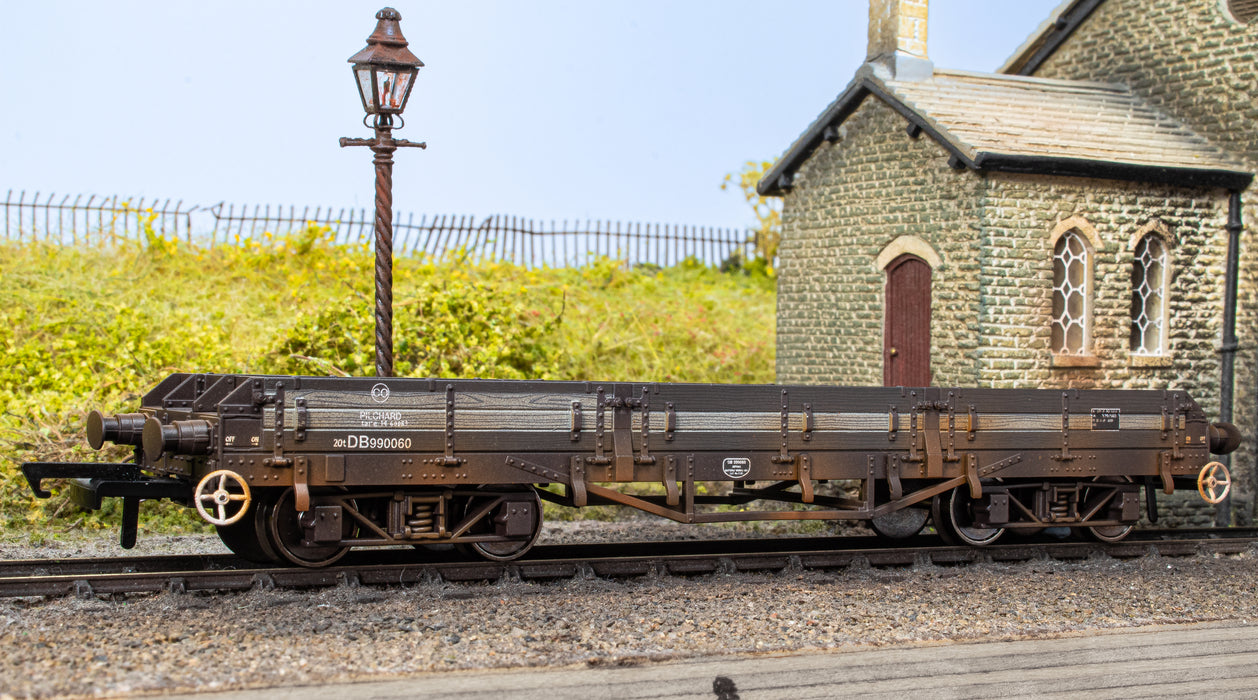 Oxford Rail Pilchard Wagon - BR Weathered DB990060 1:76