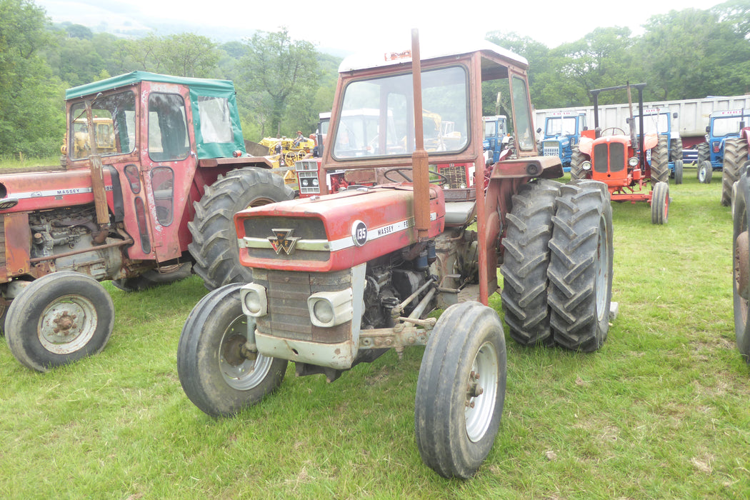 76MF001 Massey 135 - real thing at Neath Steam Fair 2023