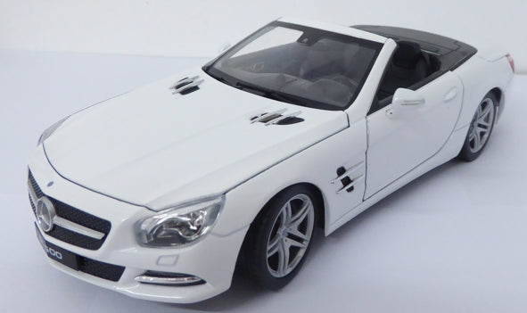 Welly Mercedes Benz 2012 White Convertible - 1:24 Scale 24041CWWHITE