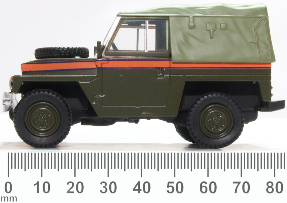 Oxford Diecast Land Rover Lightweight Canvas RAF Police 43LRL007