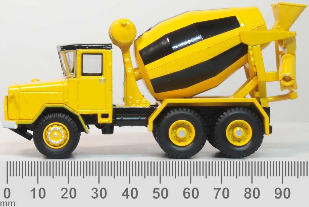 Oxford Diecast Yellow and Black AEC 690 Cement Mixer