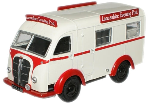 Oxford Diecast Lancashire Evening Post Austin K8 Threeway Van - 1:76 S 76AK001