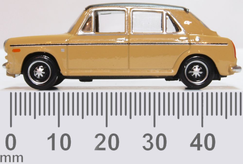 Oxford Diecast Austin 1300 Harvest Gold 76AUS006