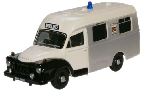 Oxford Diecast Hertfordshire Fire Ambulance Bedford J1 Ambulance - 1:7 76BED005