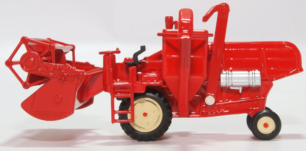 Oxford Diecast Combine Harvester Red 76CHV001