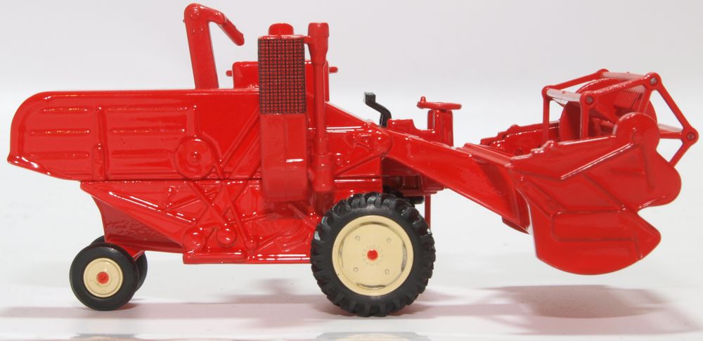 Oxford Diecast Combine Harvester Red 76CHV001