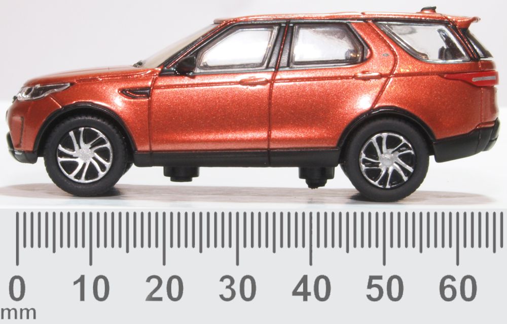 Oxford Diecast Namib Orange Land Rover Discovery 5 76DIS5004