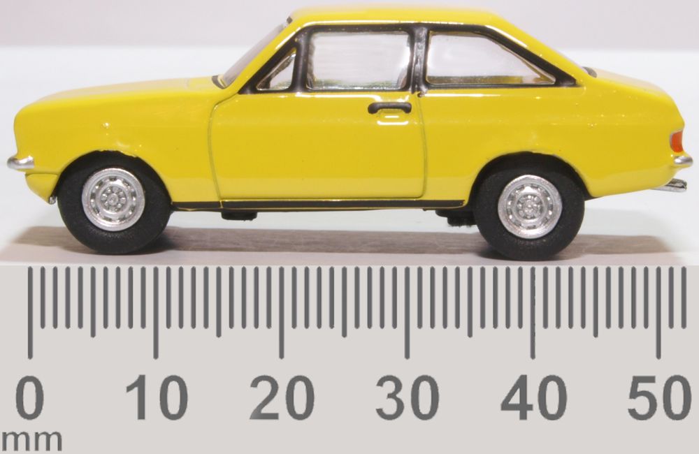 Oxford Diecast Signal Yellow Ford Escort MK2 76ESC002