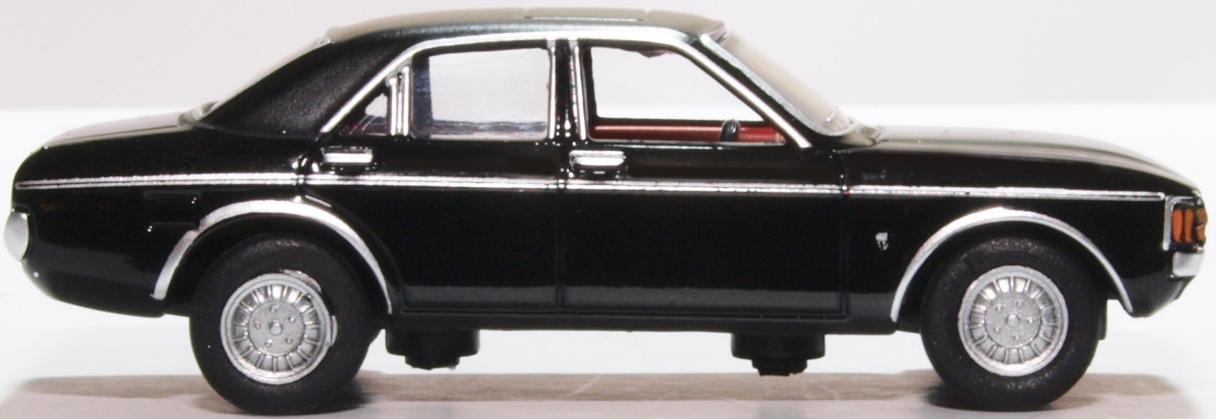 Oxford Diecast Ford Consul Granada Black 76FC006