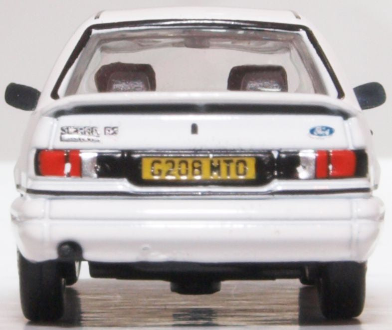 Oxford Diecast Ford Sierra Sapphire Diamond White 76FS005