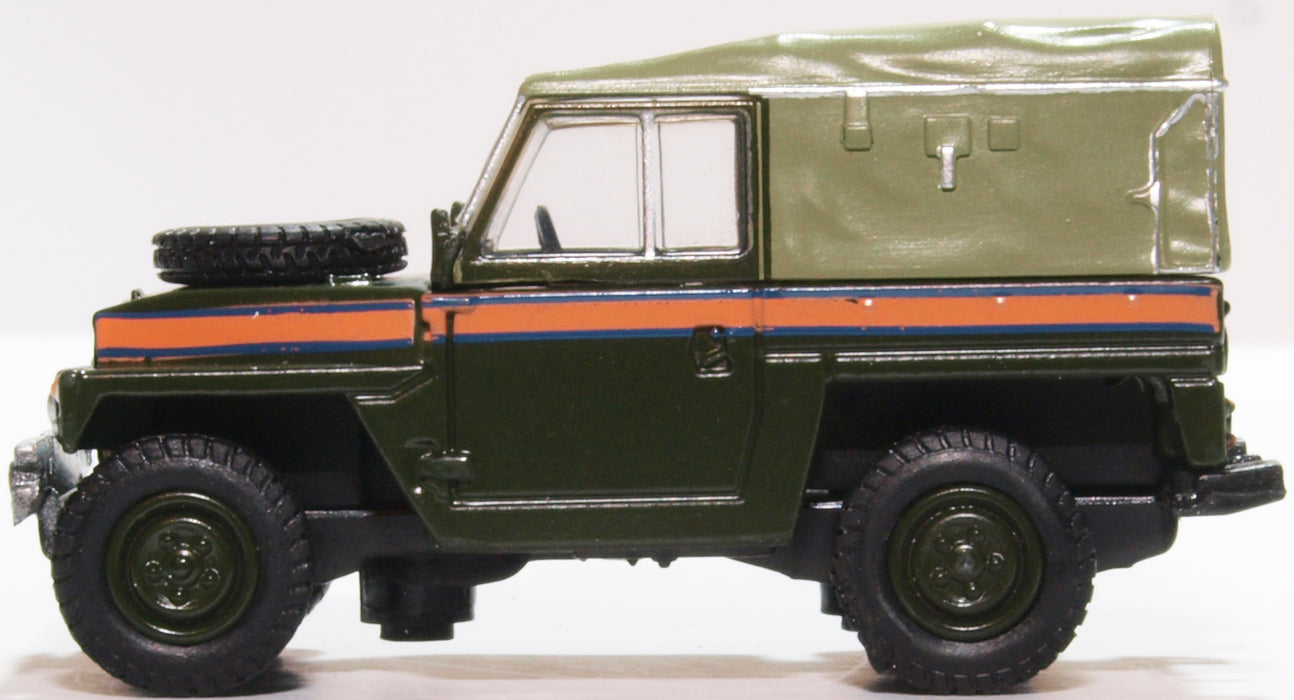 Oxford Diecast Land Rover Lightweight Canvas RAF Police 76LRL007
