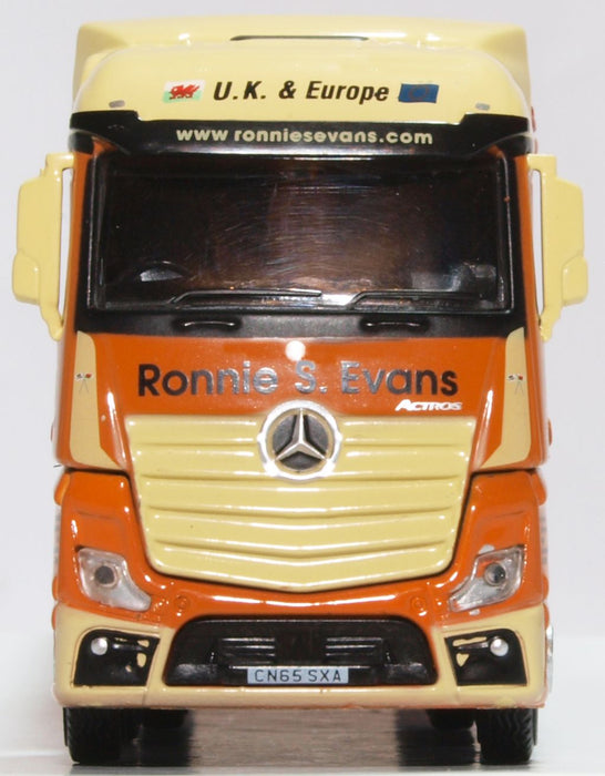 Oxford Diecast Mercedes Actros SSC Tipper Ronnie S Evans 76MB008