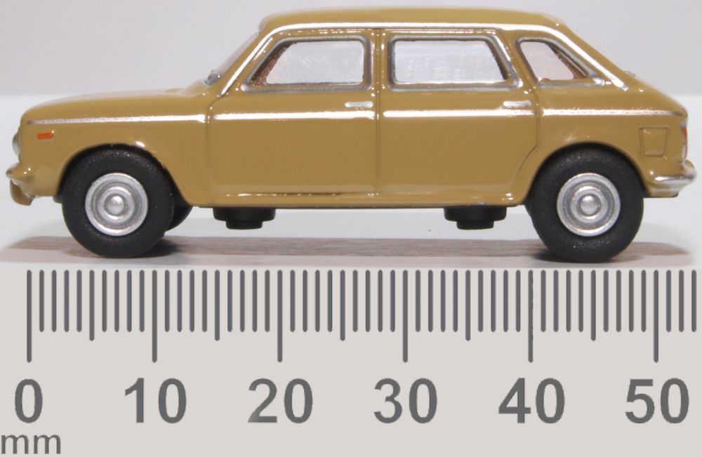 Oxford Diecast Austin Maxi Harvest Gold 76MX003