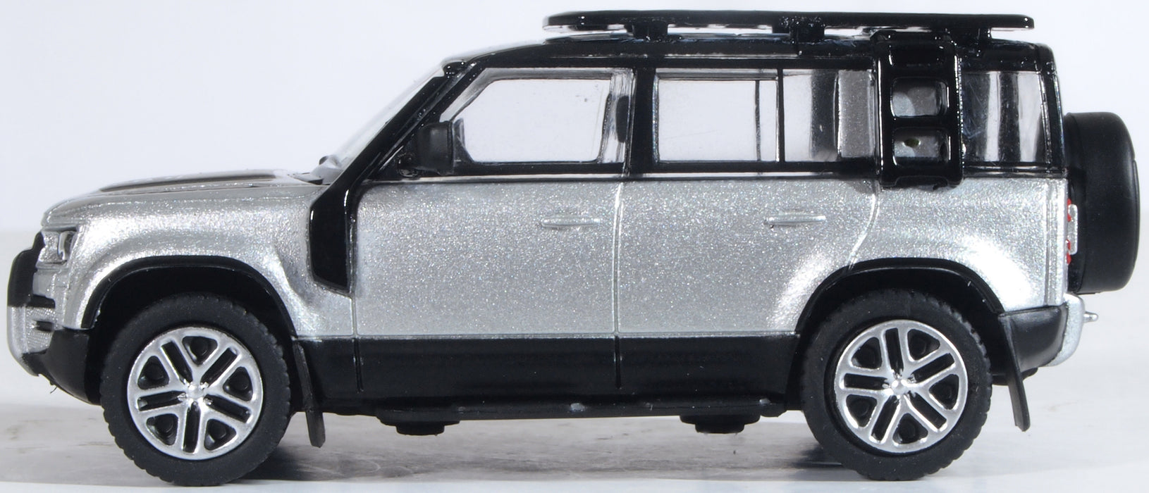 Oxford Diecast New Defender 110