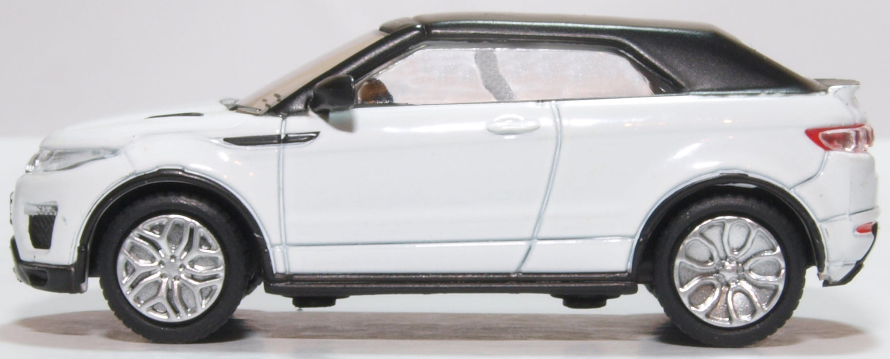 Oxford Diecast Range Rover Evoque Convertible Fuji White 76RREC003