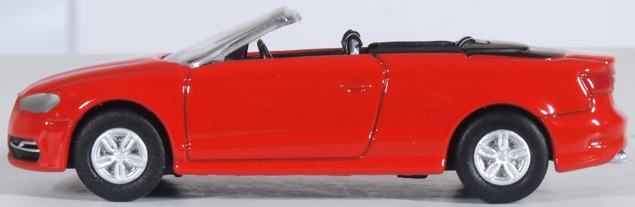 Oxford Diecast Misano Red Audi S3 Cabriolet 76S3003