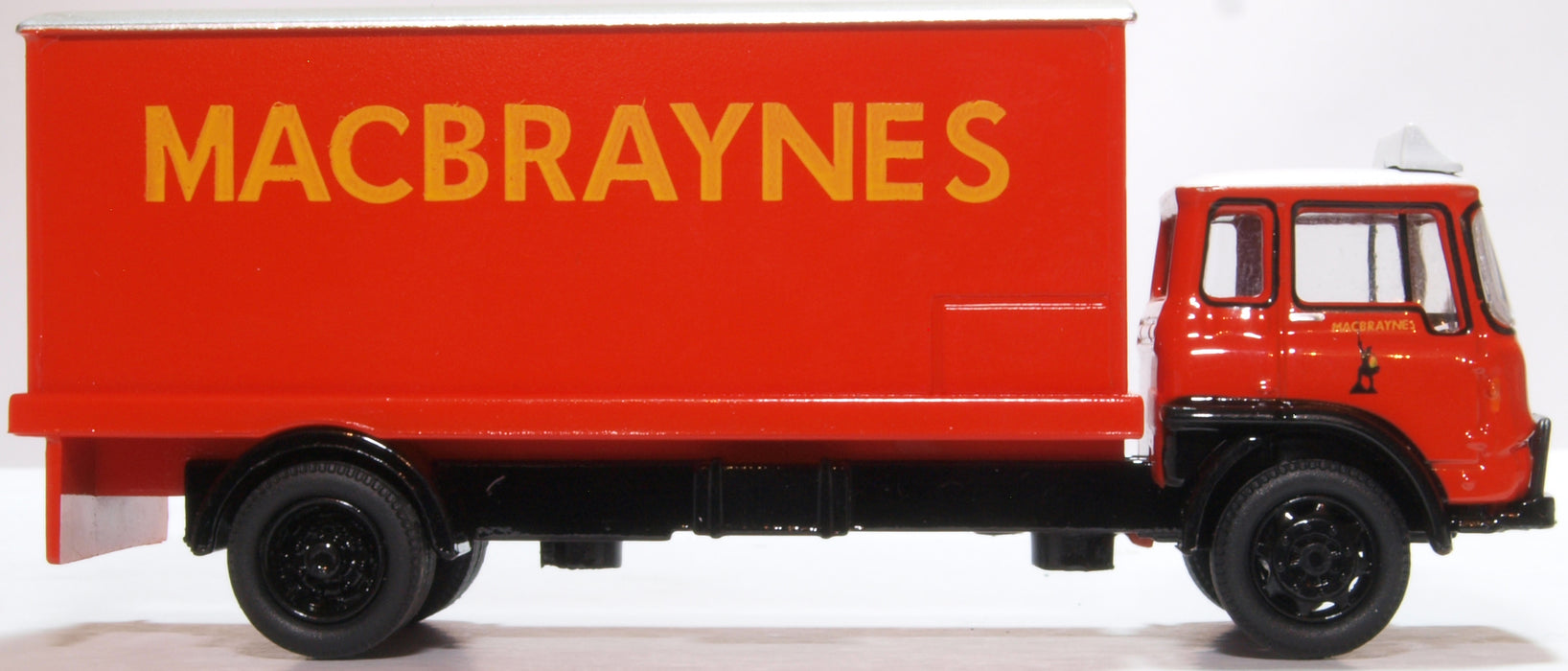 Oxford Diecast Bedford TK Box Van Macbraynes 76TK016
