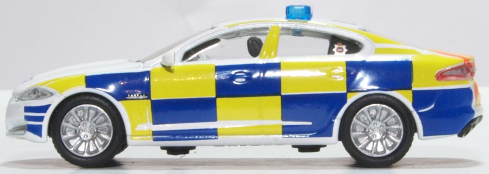 Oxford Diecast Surrey Police Jaguar Xf 76XF008