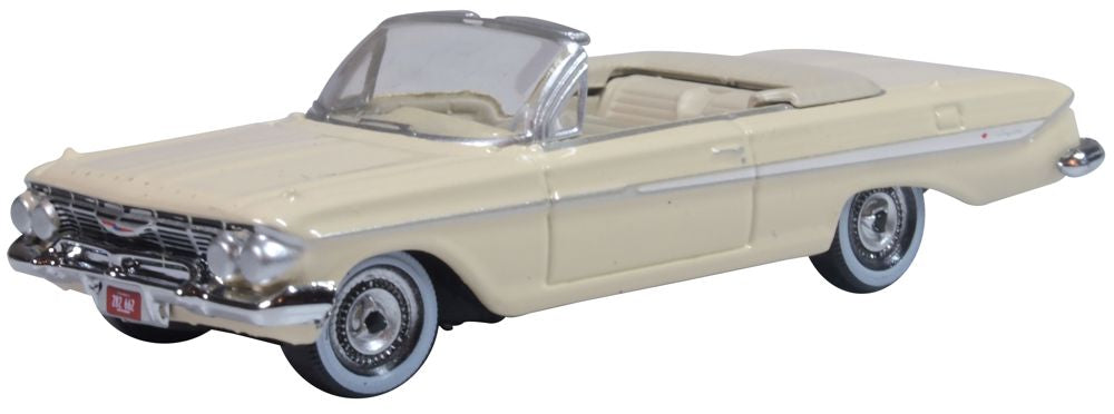 Oxford Diecast Almond Beige White Chevrolet Impala 1961