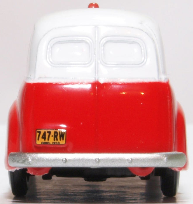 Oxford Diecast Chevrolet Panel Van 1950 Ambulance 87CV50001