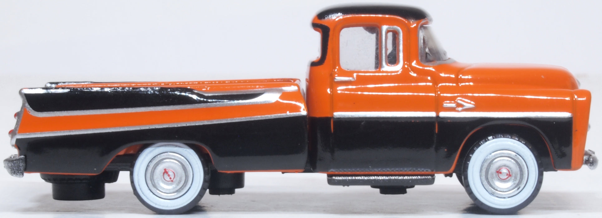 Oxford Diecast Dodge D100 Pick Up 1957 Omaha Orange and Jewel Black