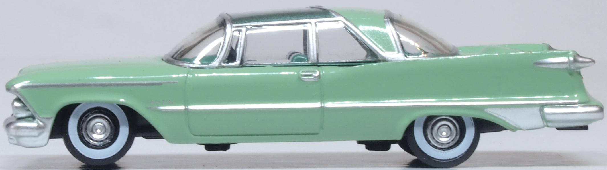 Oxford Diecast Highland Green-Ballad Green Imperial Crown 2 Door